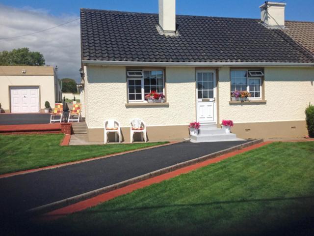 Village Cottage Dunkineely Exterior foto